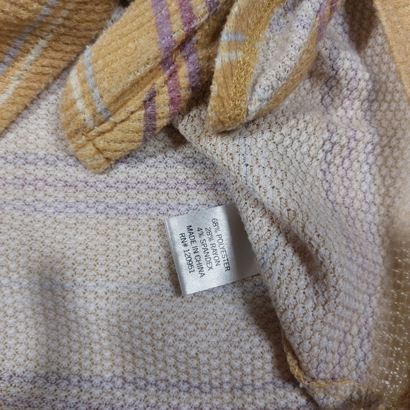 MUDD WOMEN’S STRIPED BUTTON FRONT TIE FRONT CROPPED TANK TOP SIZE MEDIUM - Picture 5 of 6